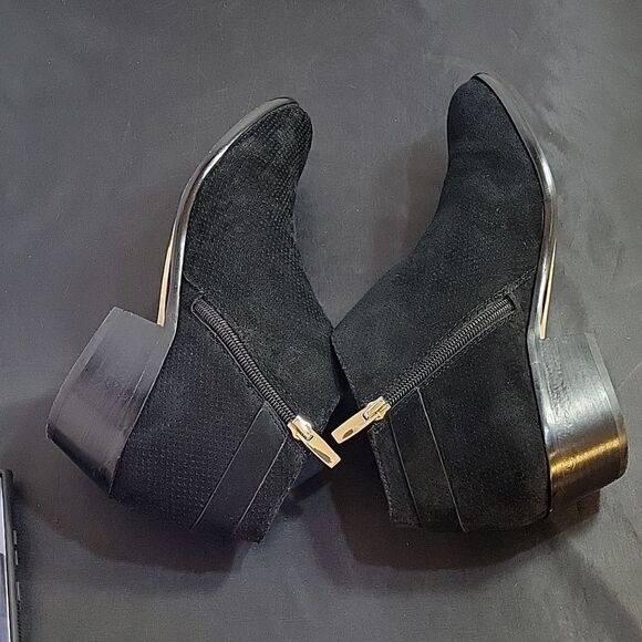 BRAND NEW VINCE CAMUTE CAMUTO WOMEN'S PARVEEN SUEDE ANKLE BOOTIE SHOES - Picture 13 of 16